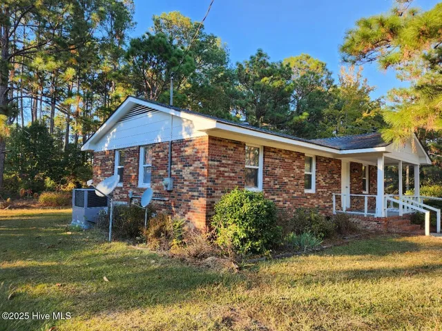 $170,000 | 616 North Pine Street, Roseboro, NC 28382