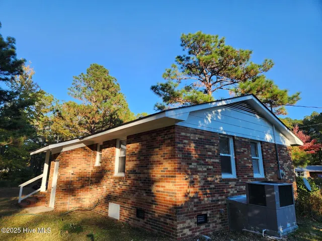 $170,000 | 616 North Pine Street, Roseboro, NC 28382