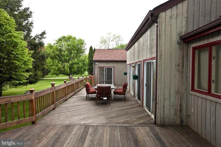 2305 Ridge Road Reisterstown, MD 21136 - Photo 16 of 23 Deck