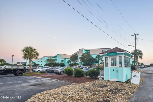 $1,650 | 301 Commerce Way, Unit 329, Atlantic Beach, NC 28512