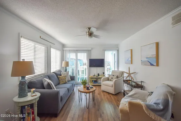 $1,650 | 301 Commerce Way, Unit 329, Atlantic Beach, NC 28512