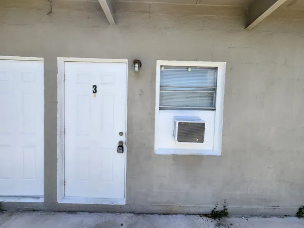 $1,350 | 620 20th Street, Unit 3, West Palm Beach, FL 33407