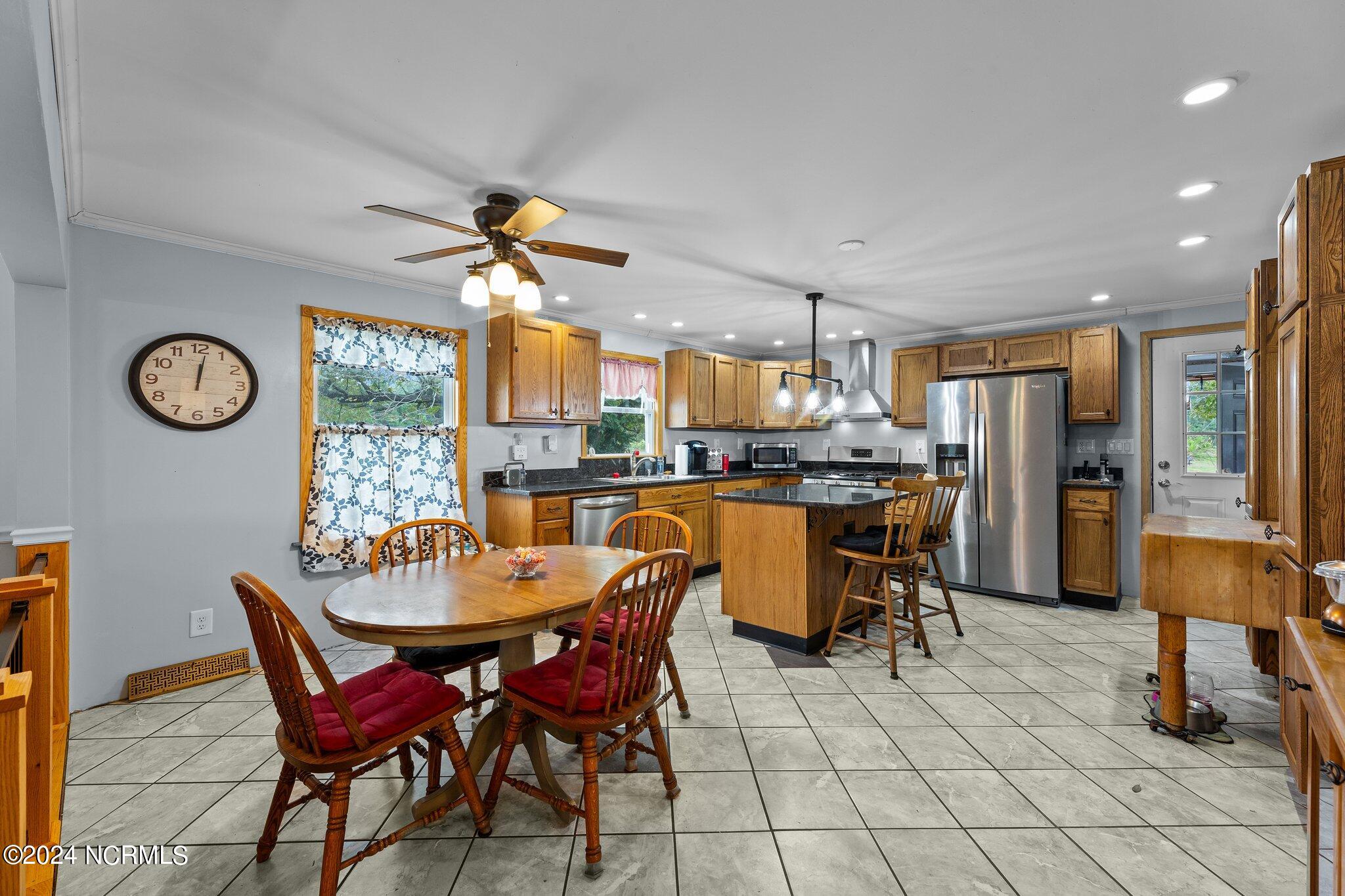 4687 Neuse Road Kinston, NC 28501 - Photo 25 of 53 25-web-or-mls-_S0A6980