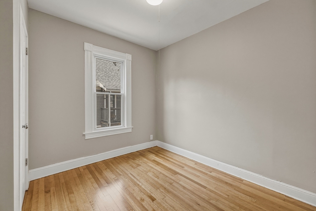 207-209 White Street Springfield, MA 01108 - Photo 18 of 35
