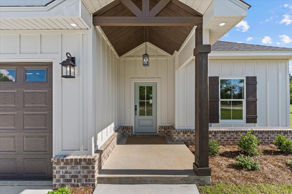 140 Oscar Godwin Road Dothan, AL 36301 - Photo 2 of 38