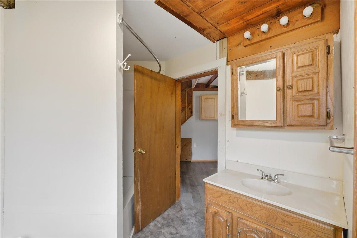 2233 Highway 232 Marshfield, VT 05658 - Photo 13 of 36