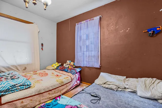 $200,000 | 1463 Eastman Avenue, Green Bay, WI 54302