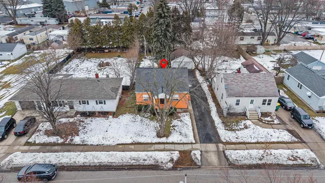$200,000 | 1463 Eastman Avenue, Green Bay, WI 54302