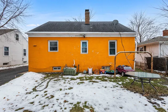 $200,000 | 1463 Eastman Avenue, Green Bay, WI 54302