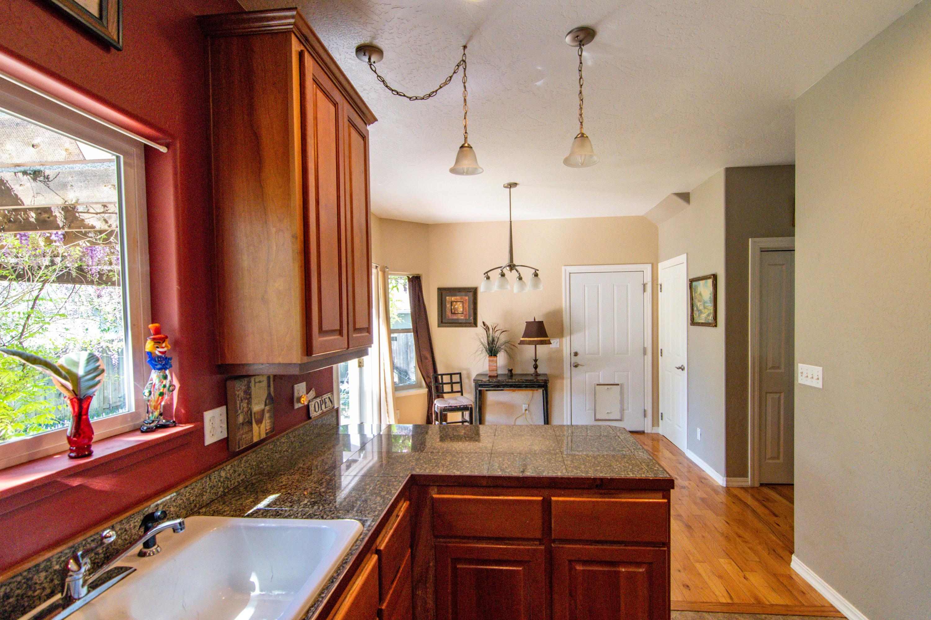 1668 Leonard Road Grants Pass, OR 97527 - Photo 14 of 34 Kitchen