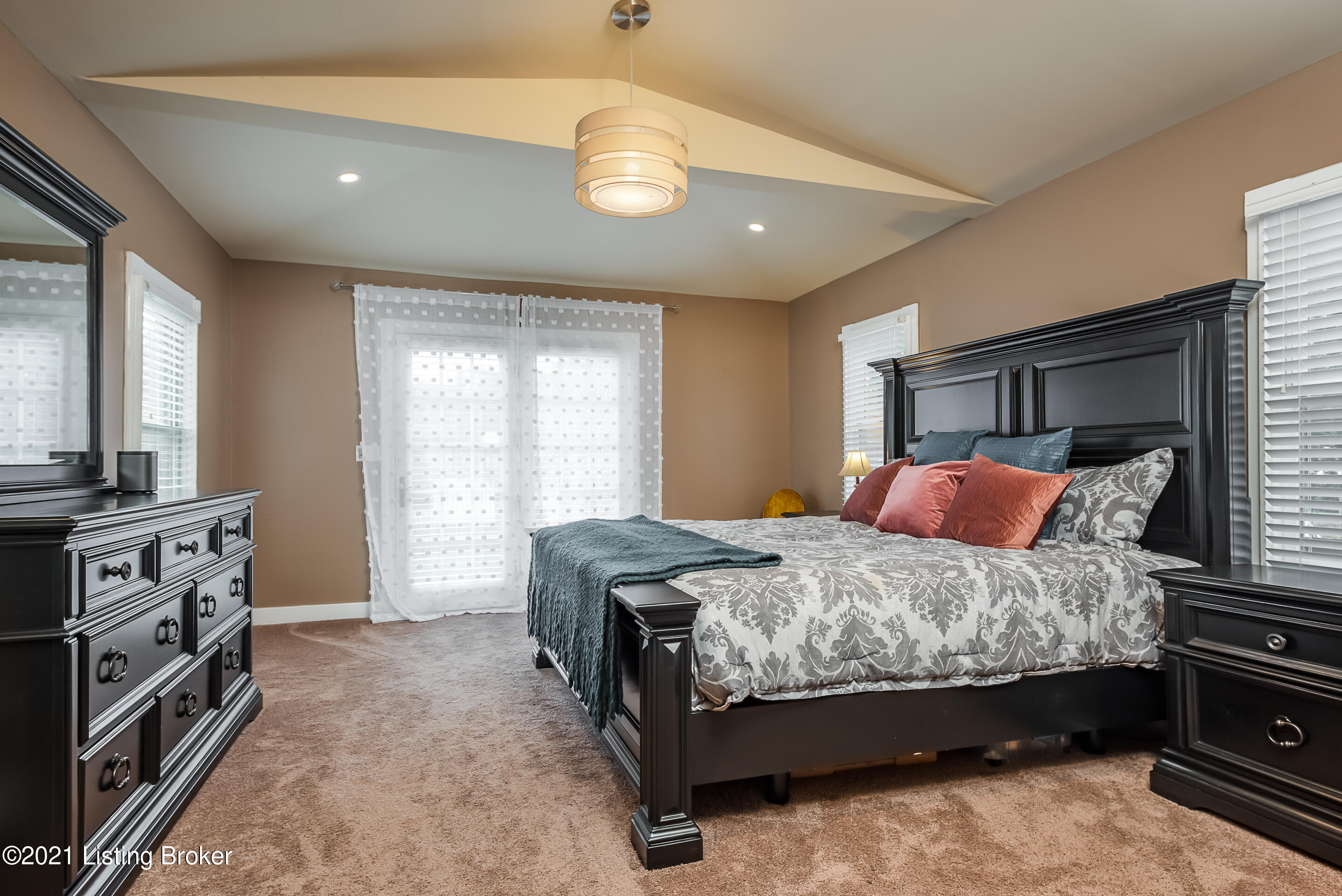 1012 Cherokee Road Louisville, KY 40204 - Photo 17 of 39 DHI-17