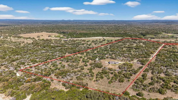 $995,000 | 4317 Cr 251, Hondo, TX 78861