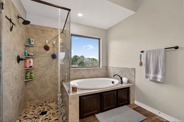 $995,000 | 4317 Cr 251, Hondo, TX 78861