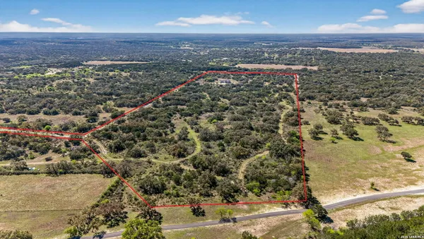 $995,000 | 4317 Cr 251, Hondo, TX 78861