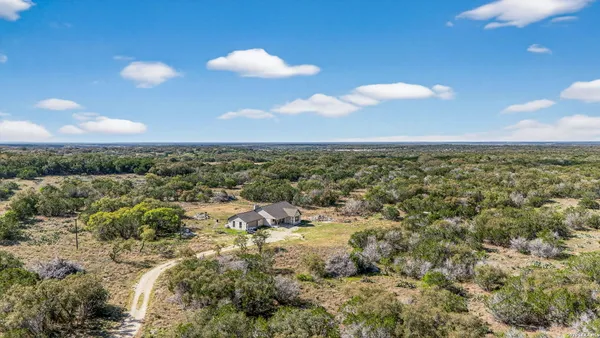 $995,000 | 4317 Cr 251, Hondo, TX 78861