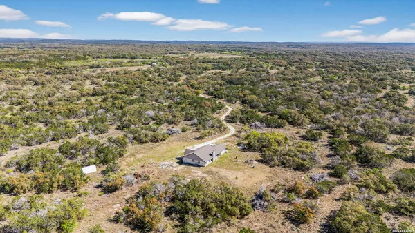 $995,000 | 4317 Cr 251, Hondo, TX 78861
