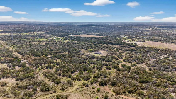 $995,000 | 4317 Cr 251, Hondo, TX 78861