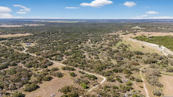 $995,000 | 4317 Cr 251, Hondo, TX 78861
