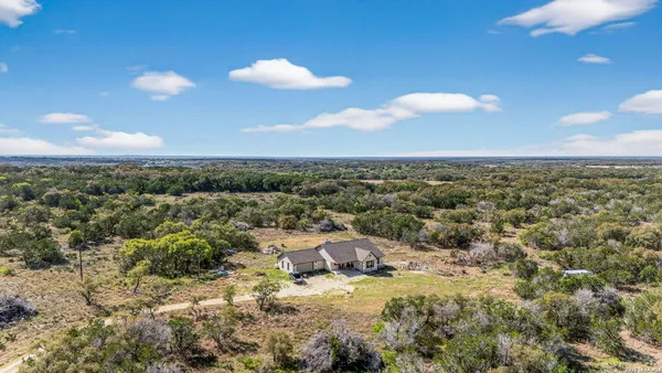 $995,000 | 4317 Cr 251, Hondo, TX 78861