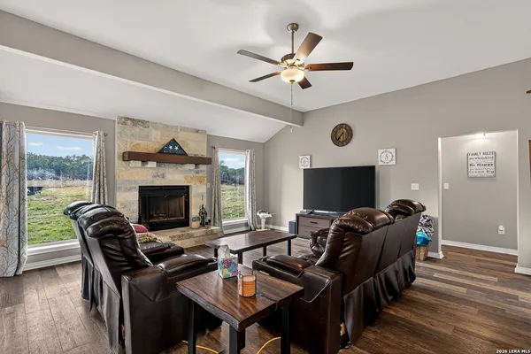 $995,000 | 4317 Cr 251, Hondo, TX 78861