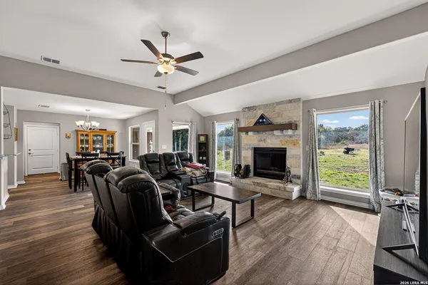 $995,000 | 4317 Cr 251, Hondo, TX 78861