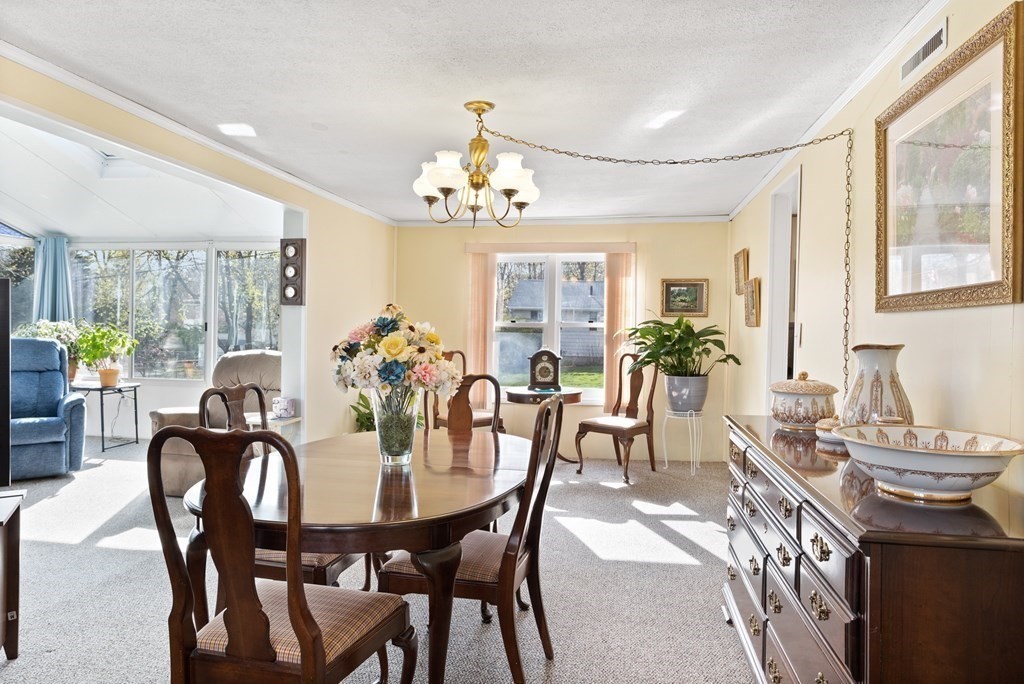 4 Ashby Road Bedford, MA 01730 - Photo 8 of 32 Gallery Image 8
