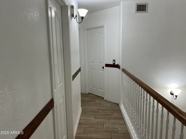 a view of a yard in front of house