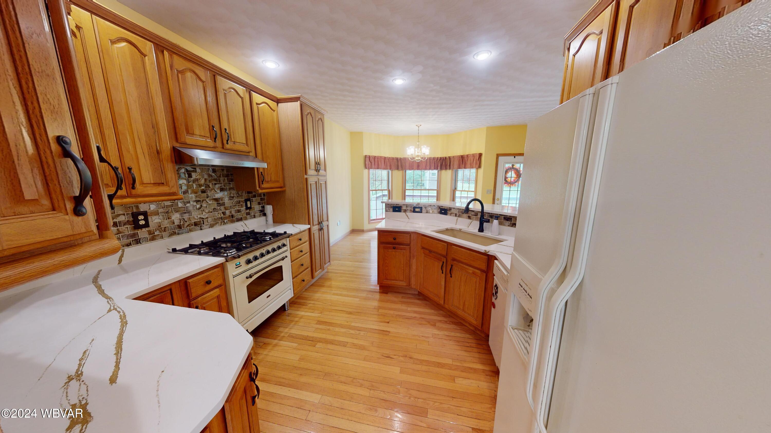 2440 Strafford Road Williamsport, PA 17701 - Photo 4 of 25 Quartz Countertops