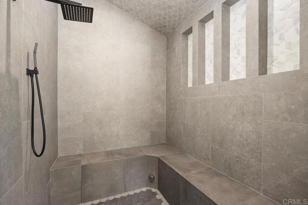 1240 Berryman Canyon Encinitas, CA 92024 - Photo 40 of 64 a bathroom with a bathtub