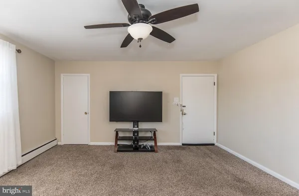 a view of room with workspace