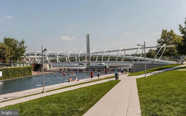 $2,100 | 1000 New Jersey Avenue Southeast, Unit 716, Washington, DC 20003