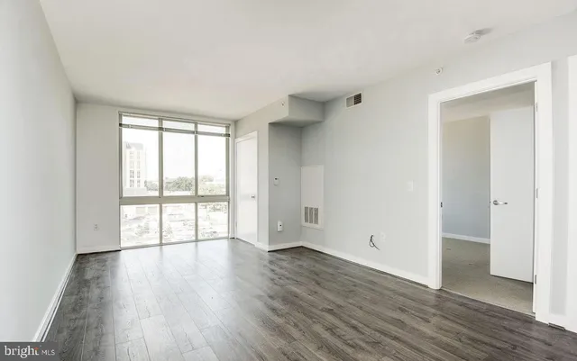 $2,100 | 1000 New Jersey Avenue Southeast, Unit 716, Washington, DC 20003