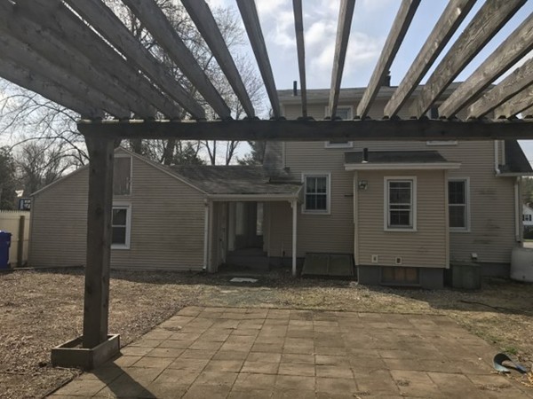 1582 Wilbraham Road Springfield, MA 01119 - Photo 3 of 18