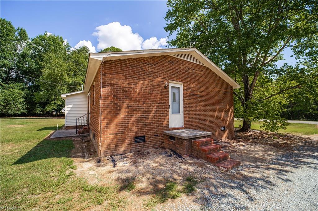 5066 Dailey Store Road Burlington, NC 27217 - Photo 11 of 26 Gallery Image 11