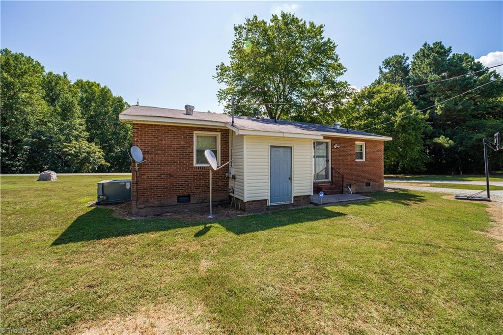 5066 Dailey Store Road Burlington, NC 27217 - Photo 7 of 26 Gallery Image 7