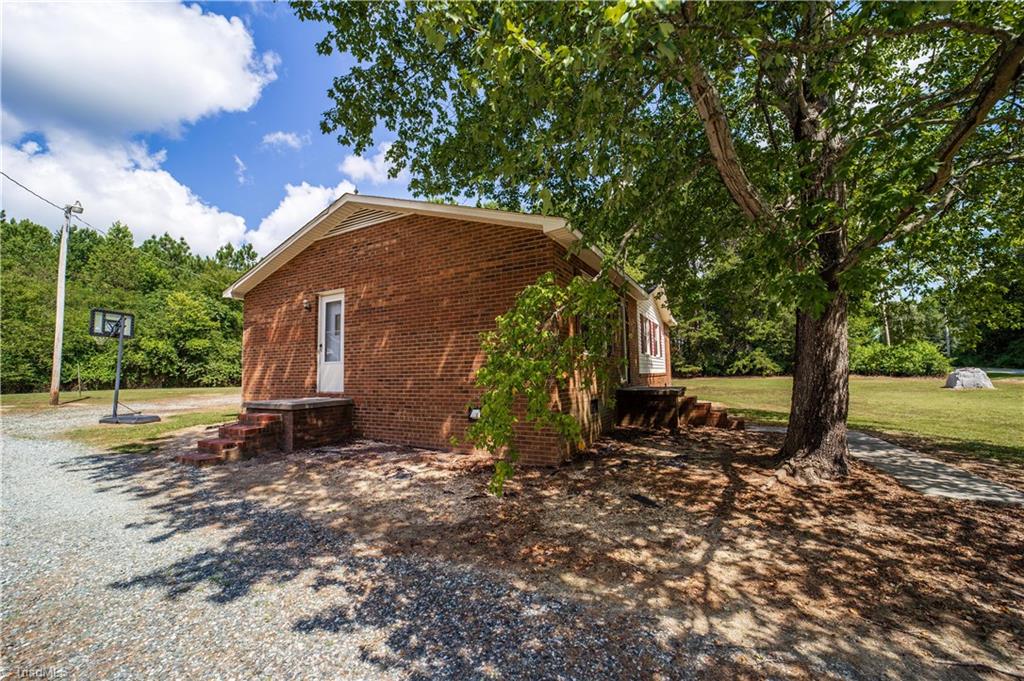 5066 Dailey Store Road Burlington, NC 27217 - Photo 10 of 26 Gallery Image 10