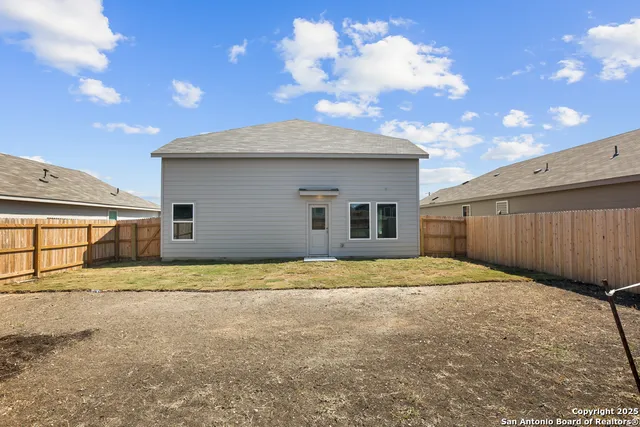 $1,595 | 3432 Canyon Ridge, Seguin, TX 78155