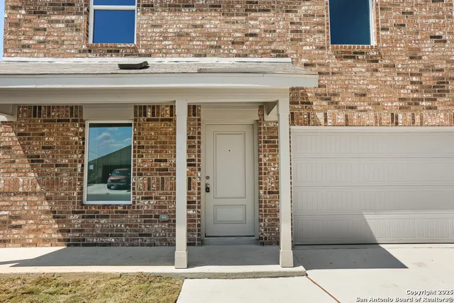 $1,595 | 3432 Canyon Ridge, Seguin, TX 78155