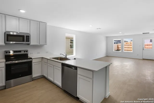 $1,595 | 3432 Canyon Ridge, Seguin, TX 78155