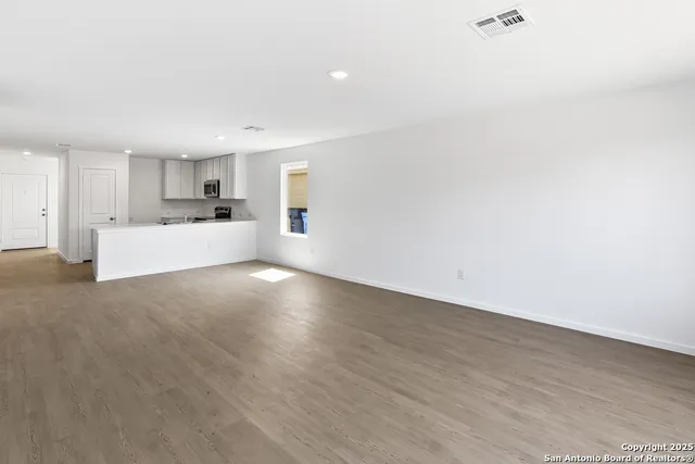 $1,595 | 3432 Canyon Ridge, Seguin, TX 78155