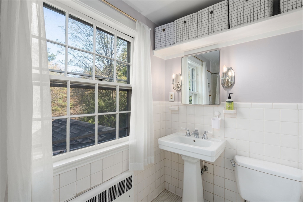 633 Boston Post Road Weston, MA 02493 - Photo 25 of 35