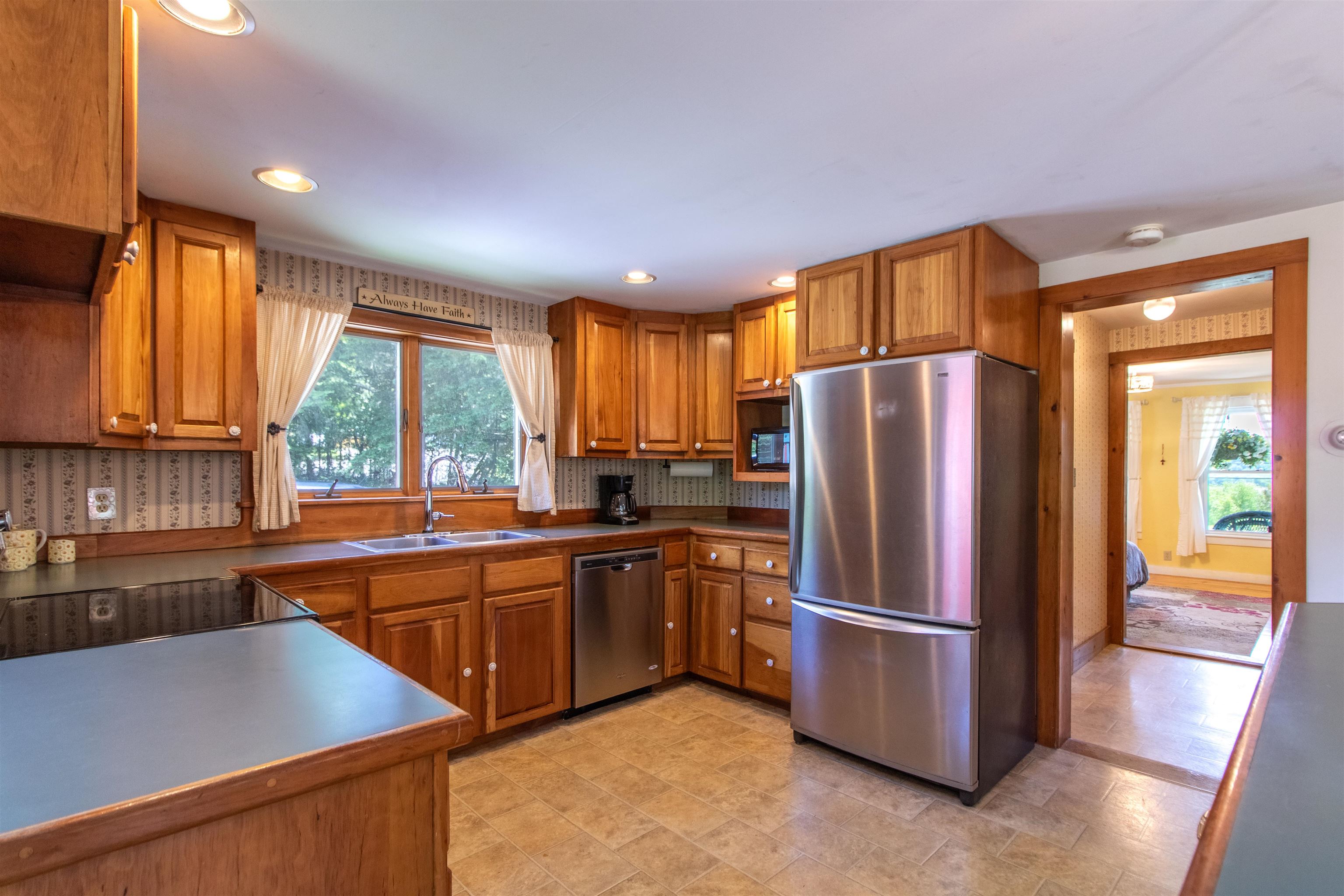736 Pleasant Street Newport, VT 05855 - Photo 7 of 58