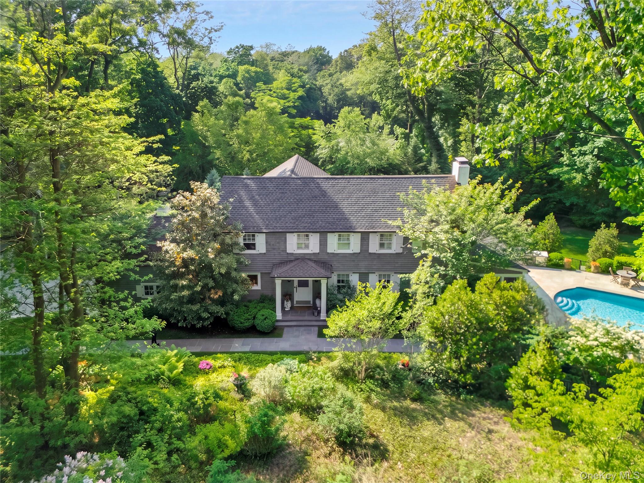 39 Barkers Point Road Sands Point, NY 11050 - Photo 1 of 37