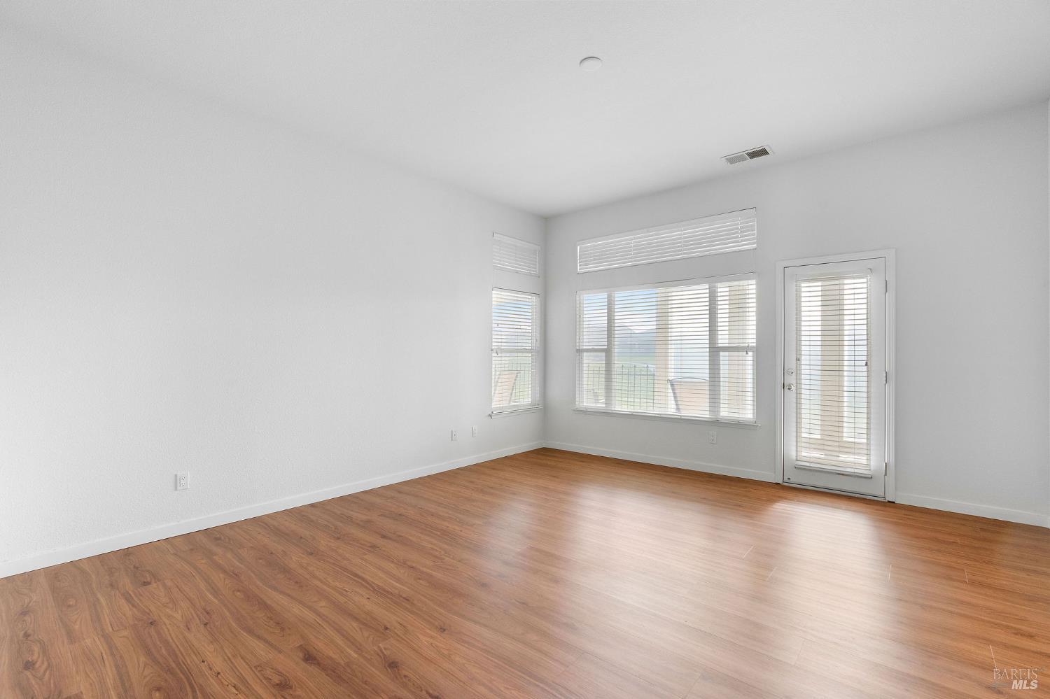 139 Cedar Ridge Drive Rio Vista, CA 94571 - Photo 22 of 52 Primary bedroom has a door to the back patio.