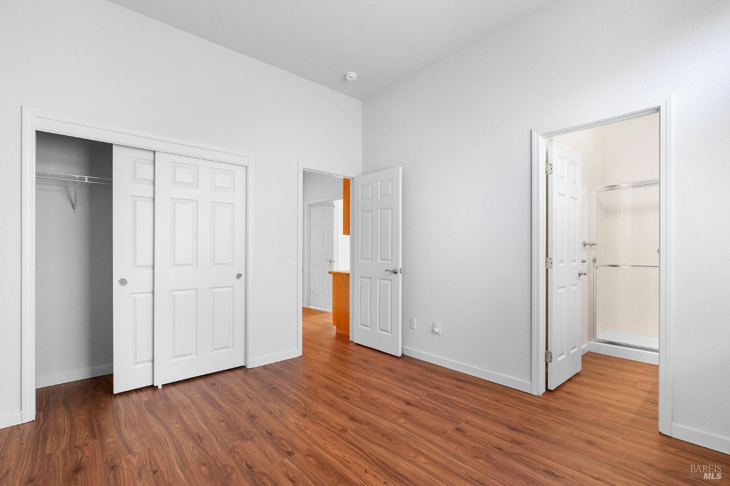 139 Cedar Ridge Drive Rio Vista, CA 94571 - Photo 28 of 52 Guest bedroom with en suite bathroom