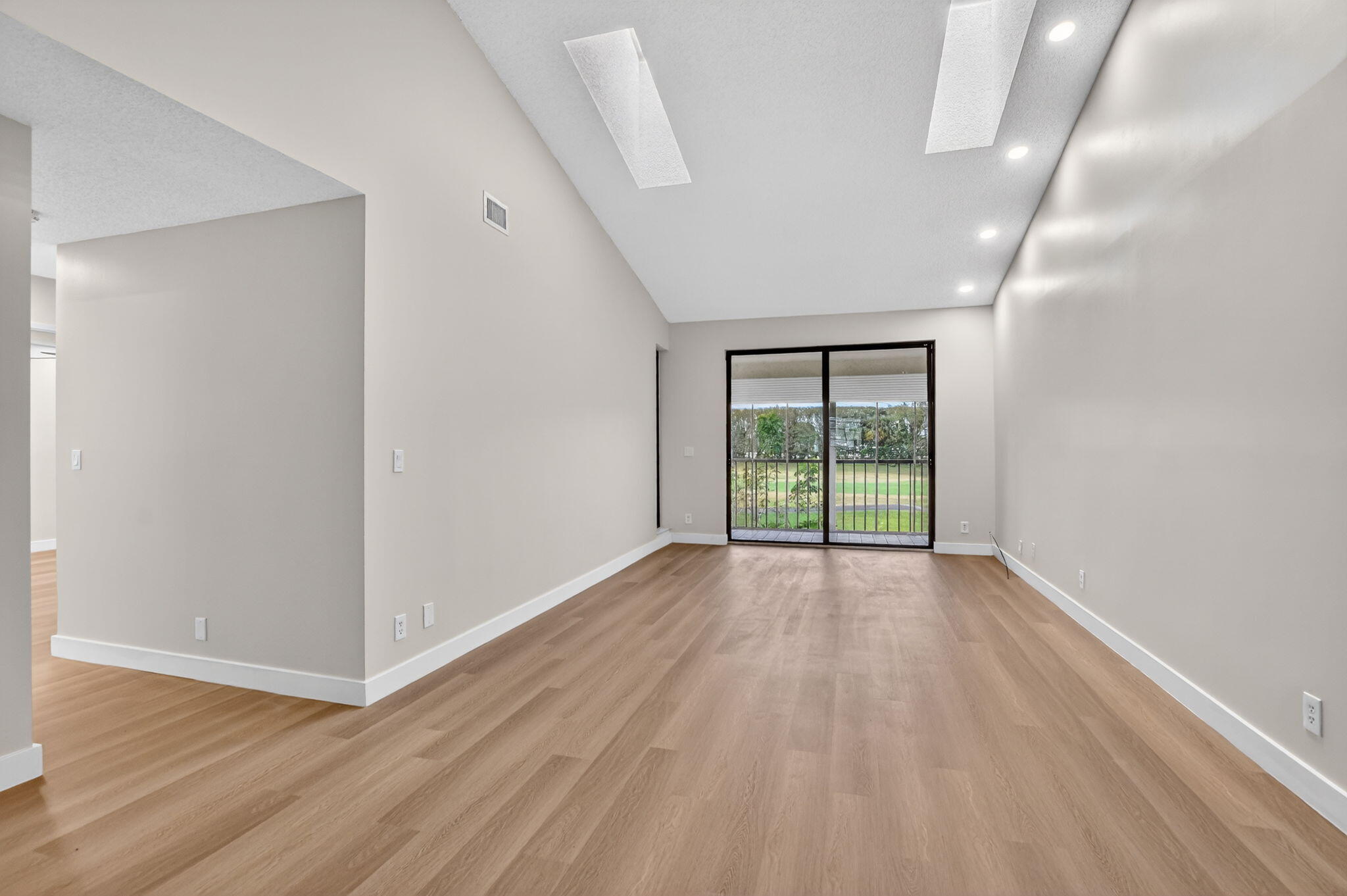 7818 La Mirada Drive, Unit 7818 Boca Raton, FL 33433 - Photo 9 of 45 Living and dining