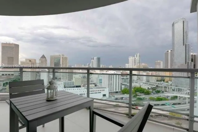 $3,350 | 350 South Miami Avenue, Unit 2113, Miami, FL 33130