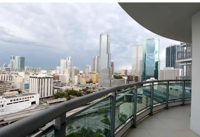 $3,350 | 350 South Miami Avenue, Unit 2113, Miami, FL 33130