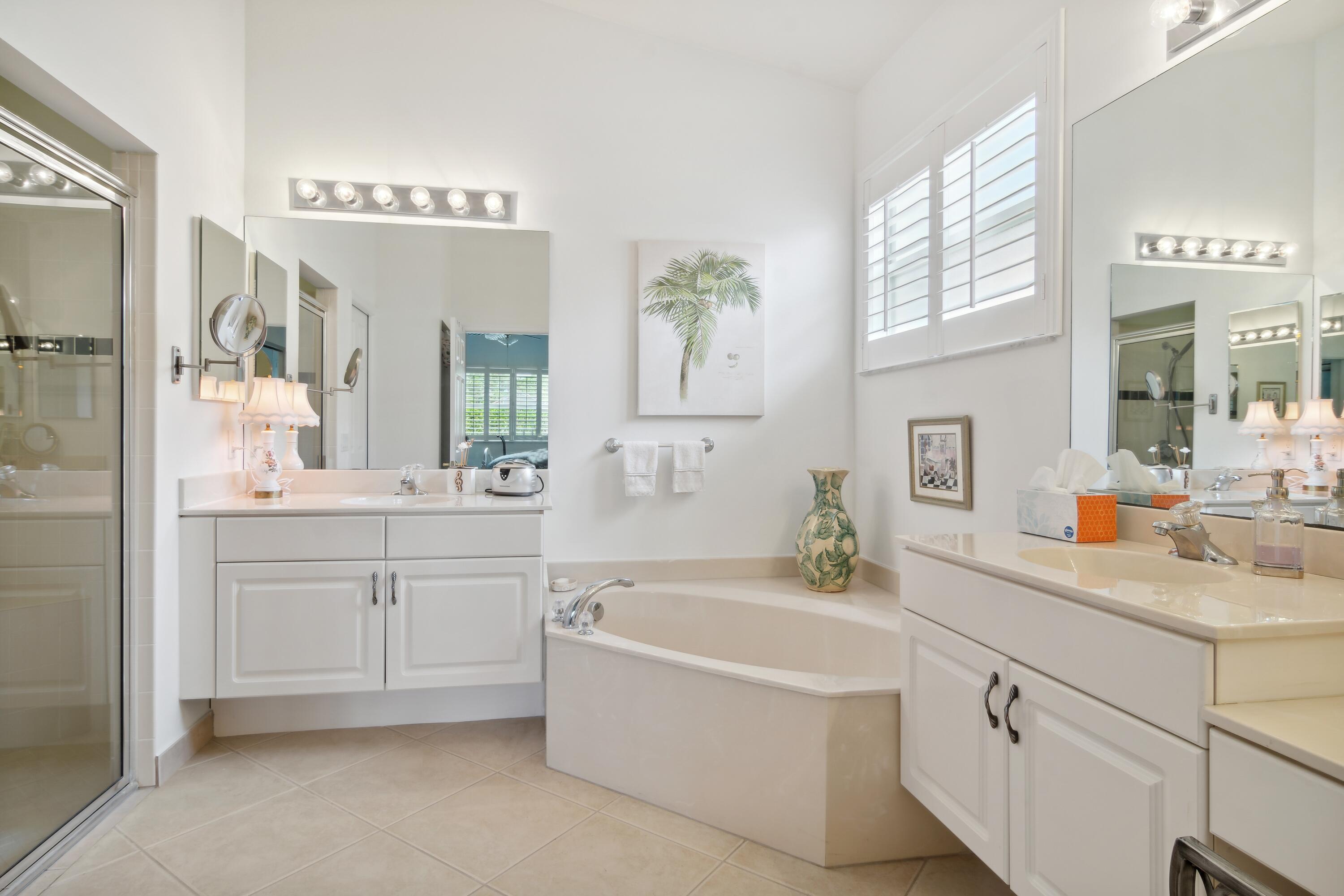 388 Springview Loop Port St. Lucie, FL 34986 - Photo 11 of 60 11_388NWSpringviewLoop_13_PrimaryBathroo