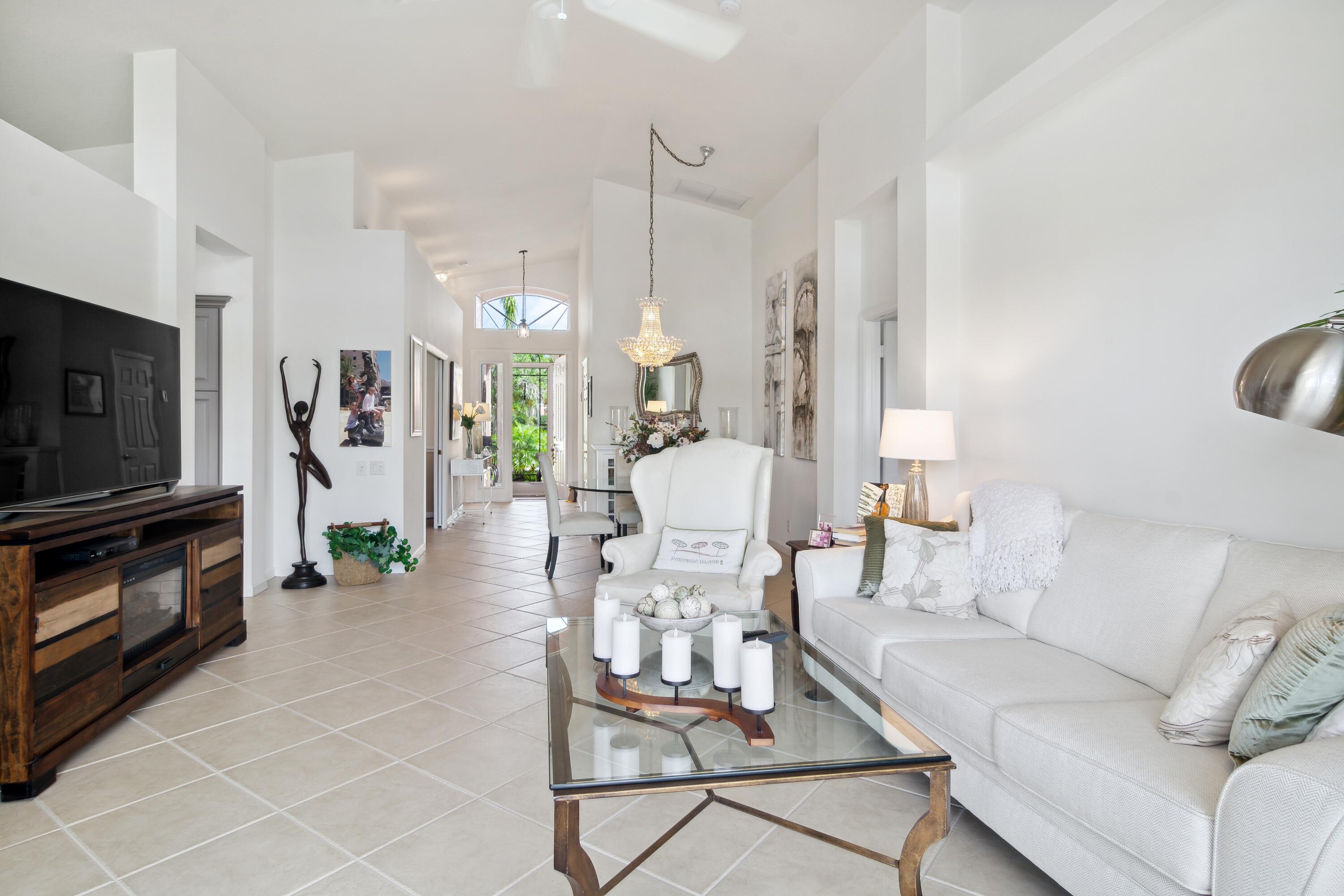 05_388NWSpringviewLoop_93001_LivingRoomD